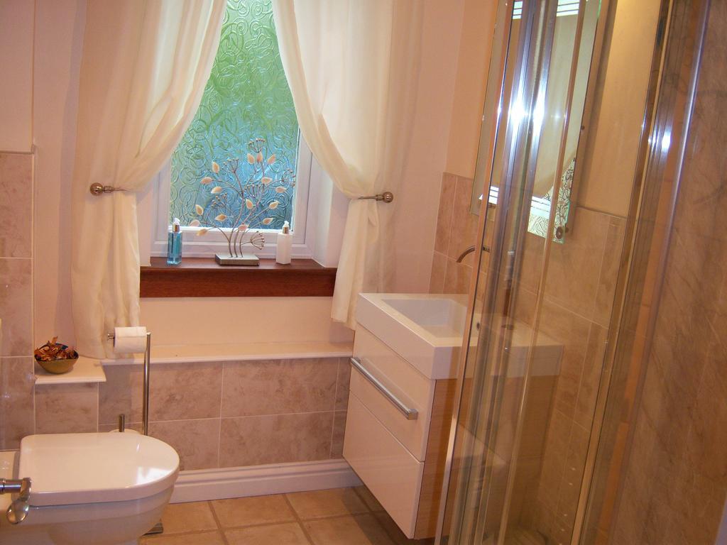 Forest View Guest House คินลอคคลีเวน ภายนอก รูปภาพ